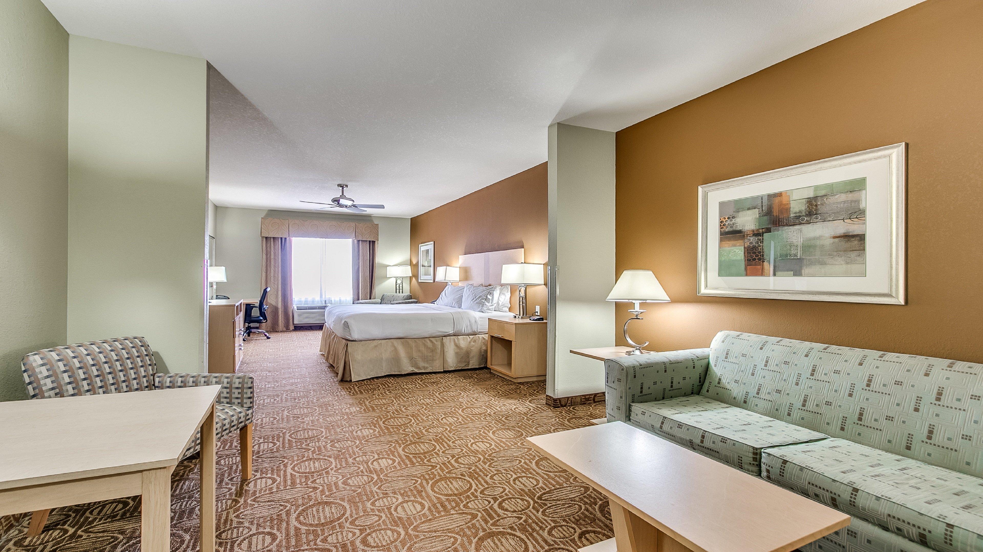 Express & Southwest - Wolfforth By Ihg Hotel 3*