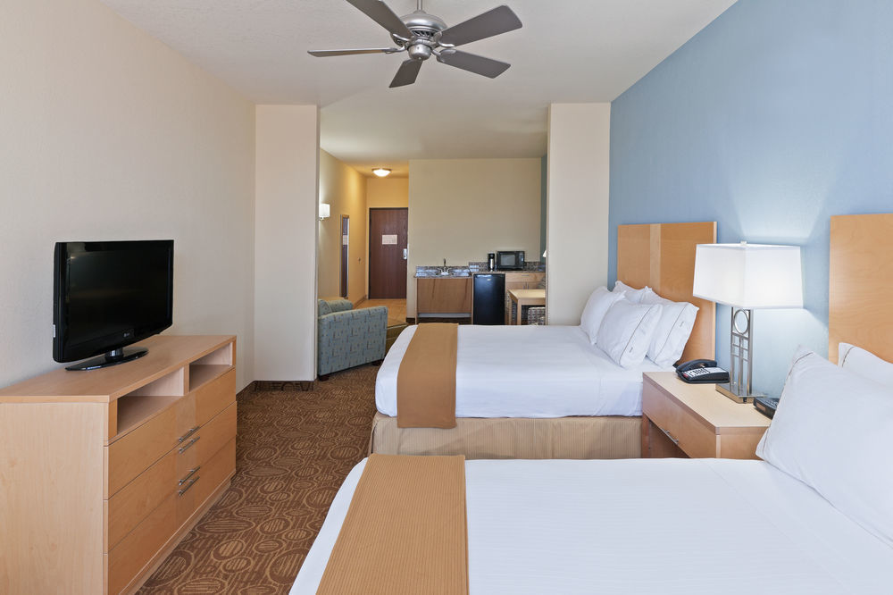Express & Southwest - Wolfforth By Ihg Hotel